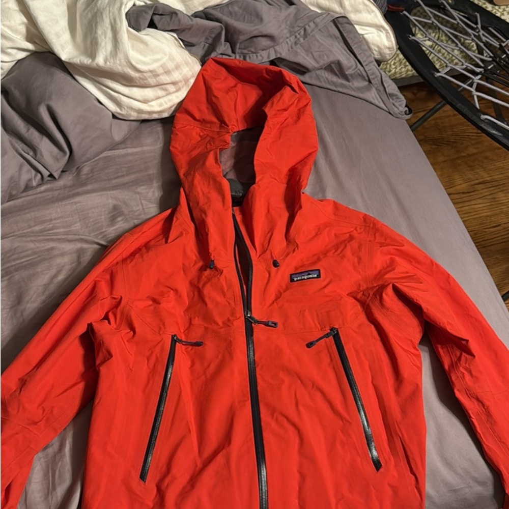 Mens small Patagonia rain jacket